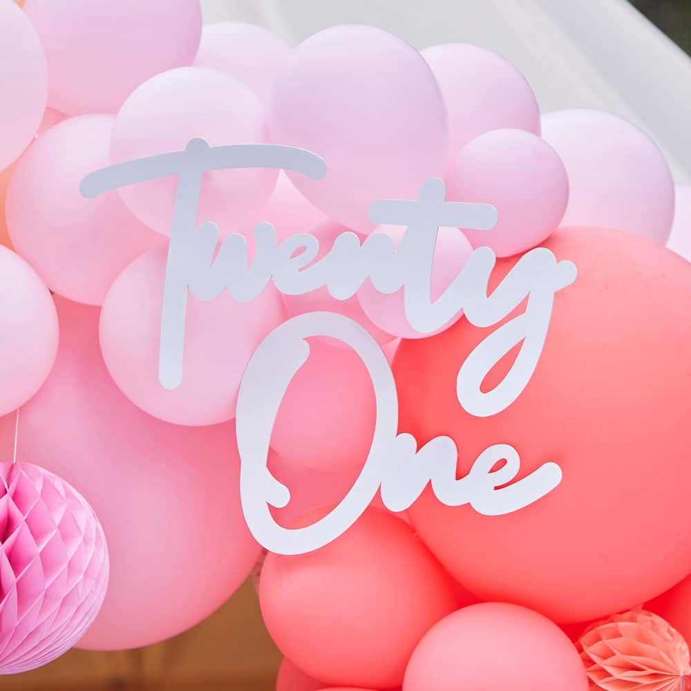 Twenty-one skilt