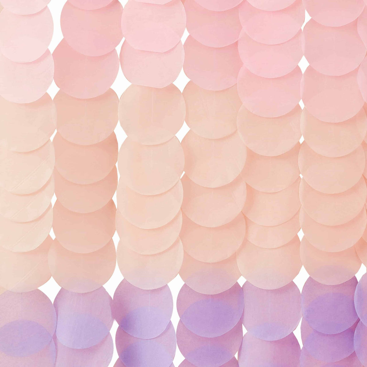 Crepepapirbakgrunn i rosa og lilla ombre