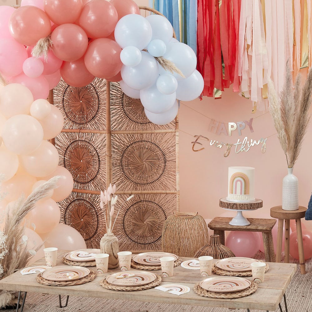 Happy Everything banner i pastell og gull