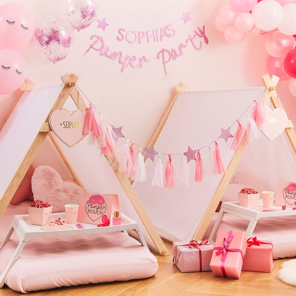 Pamper Party personaliserbart banner i rosa glitter
