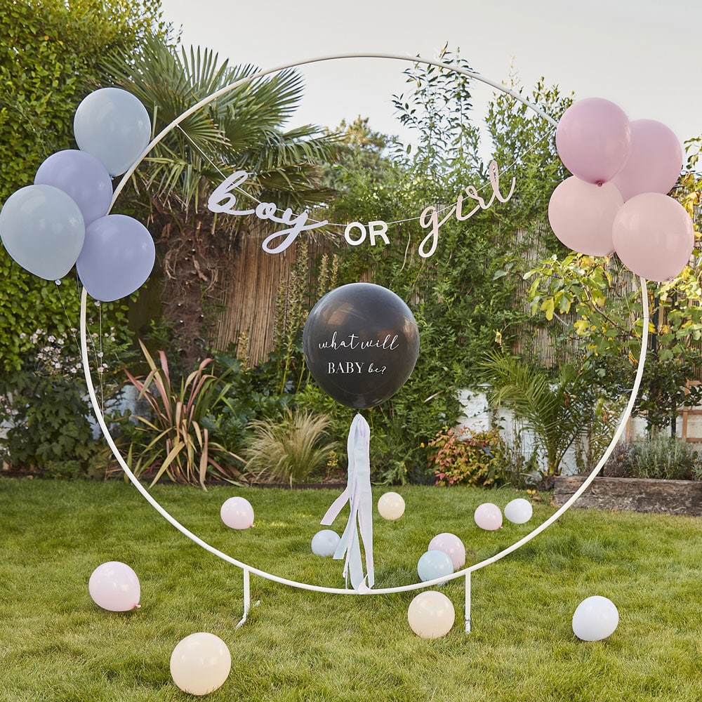 Round white stand / wedding arch