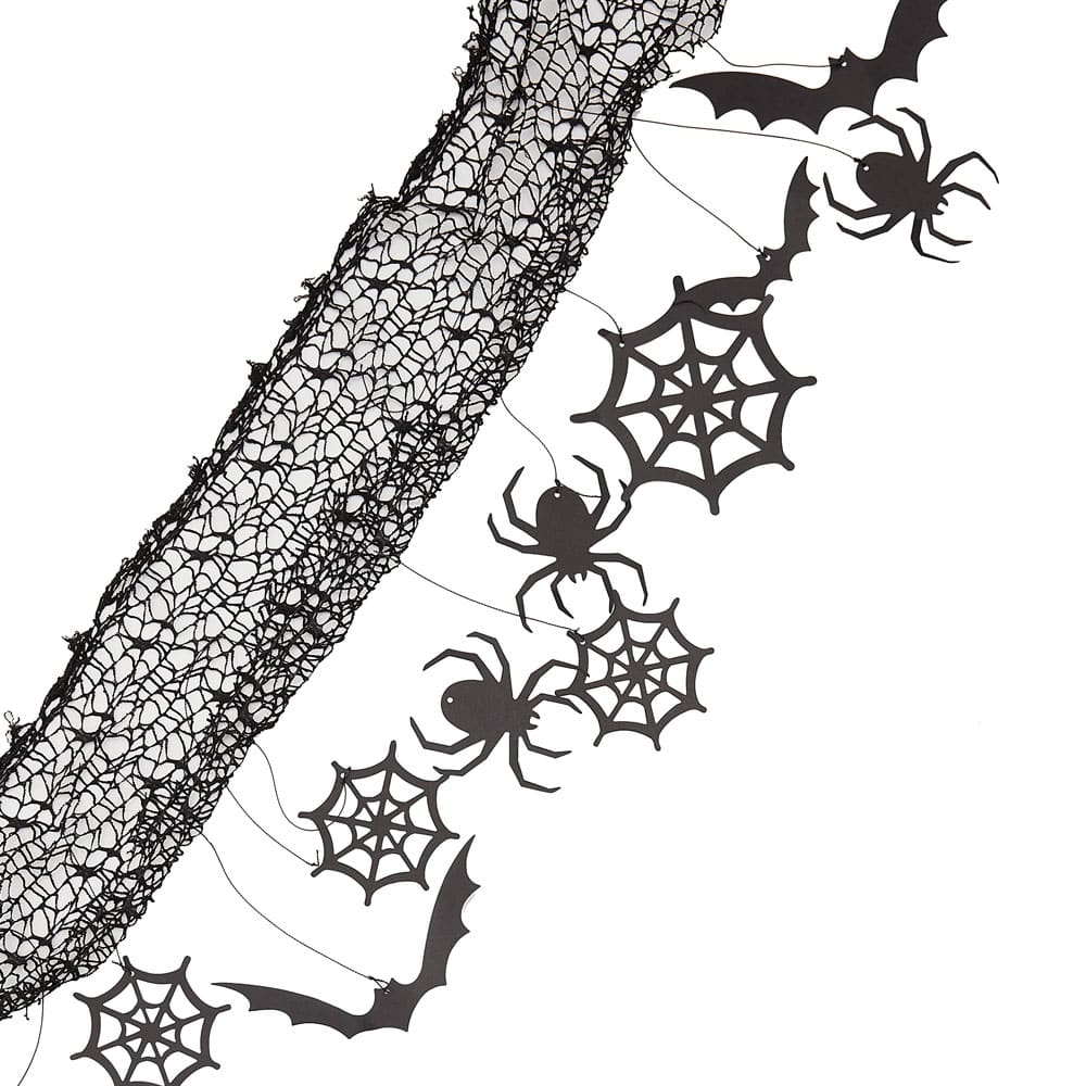 Halloween-bakgrunn med hengende edderkopper, flaggermus og spindelvev